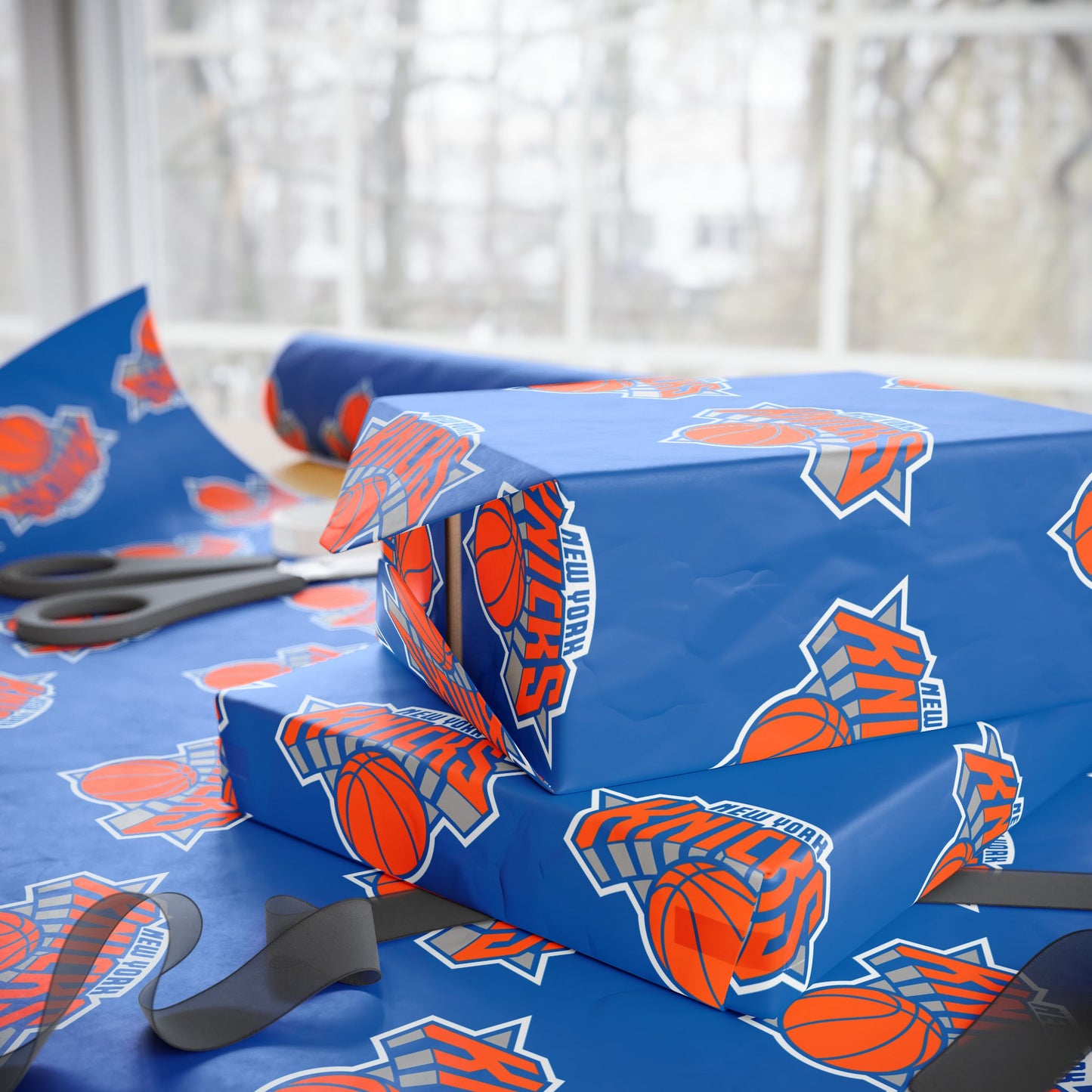 New York Knicks NBA Holiday Gift Wrapping Paper